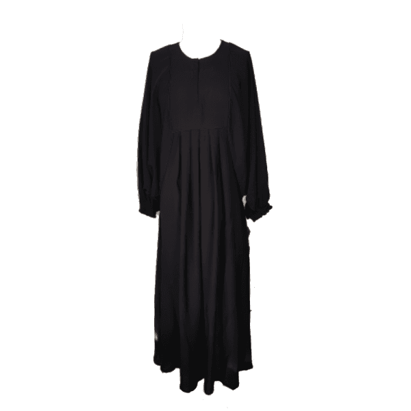 Big sleeves with elasticated end and boddice pleats.